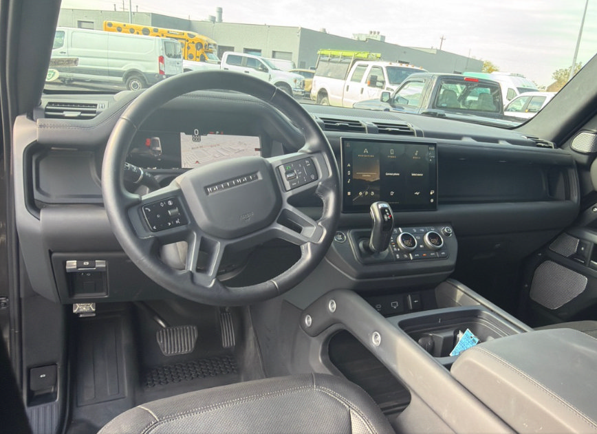 Used 2024 Land Rover Defender 130 X-Dynamic SE AWD/4WD image 6