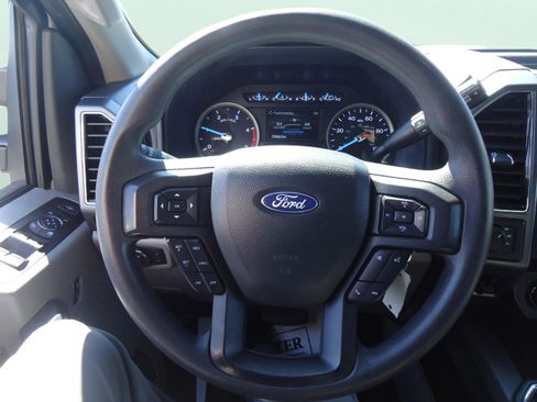 Used 2022 Ford F350 XLT w/ XLT Premium Package image 16