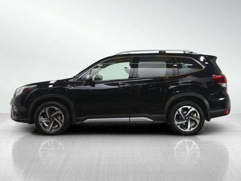 Used 2023 Subaru Forester Touring image 2