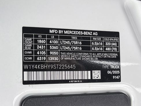 Used 2025 Mercedes-Benz Sprinter 2500 image 24