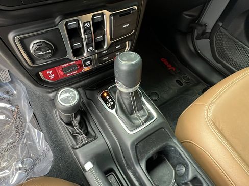 Used 2022 Jeep Wrangler Unlimited Rubicon w/ Steel Bumper Group image 28