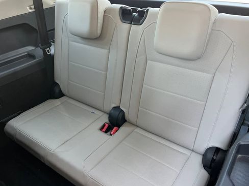 Used 2019 Volkswagen Tiguan SE image 16