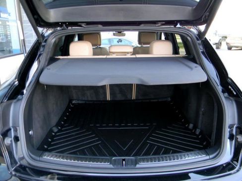 Used 2021 Porsche Macan image 14