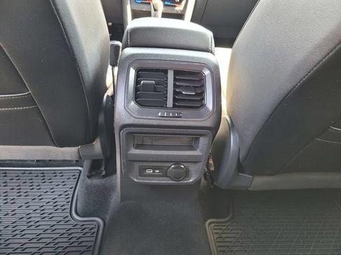 Used 2022 Volkswagen Tiguan SE R-Line AWD/4WD image 15