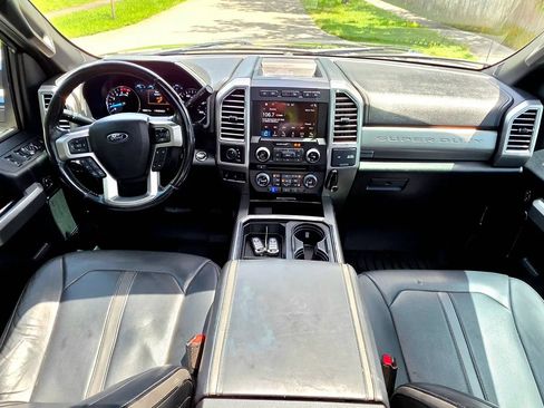 Used 2017 Ford F450 Platinum w/ Platinum Ultimate Package AWD/4WD image 8