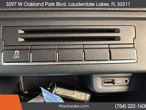 Used 2017 Volkswagen Tiguan S image 59