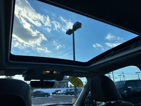 Used 2018 Subaru Forester 2.0XT Touring w/ Popular Package #2 image 4