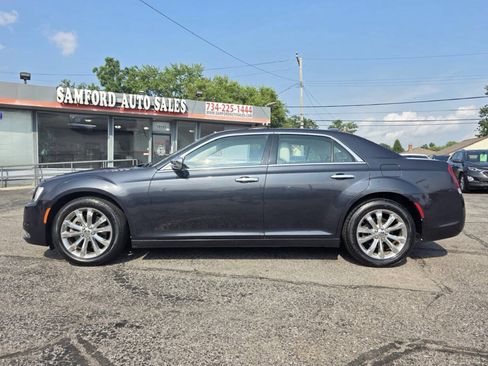Used 2016 Chrysler 300 C AWD/4WD image 3