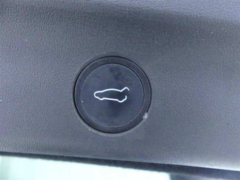 Used 2021 Tesla Model Y Long Range AWD/4WD image 29
