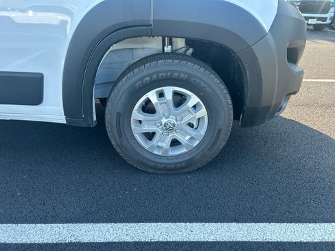 New 2025 RAM ProMaster 2500 w/ Quick Order Package 22G SLT image 4