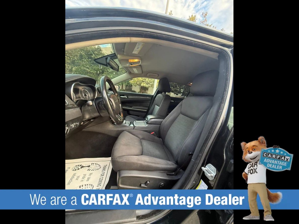 Used 2019 Chrysler 300 Touring RWD image 33