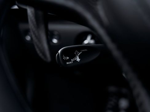 Used 2025 McLaren Artura Spider image 53