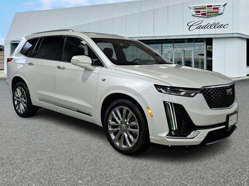 Certified 2023 Cadillac XT6 Premium Luxury AWD/4WD image 7