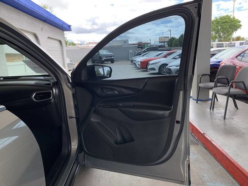 Used 2019 Chevrolet Equinox LT FWD image 11