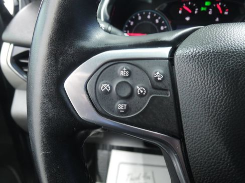 Used 2023 Chevrolet Traverse LT FWD image 14