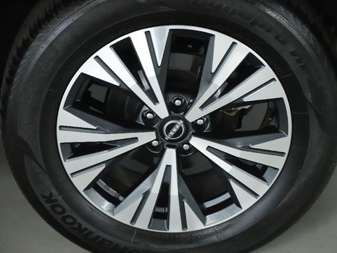 Certified 2023 Nissan Rogue SV image 39