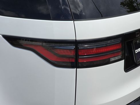 Certified 2025 Land Rover Discovery Dynamic SE AWD/4WD image 36