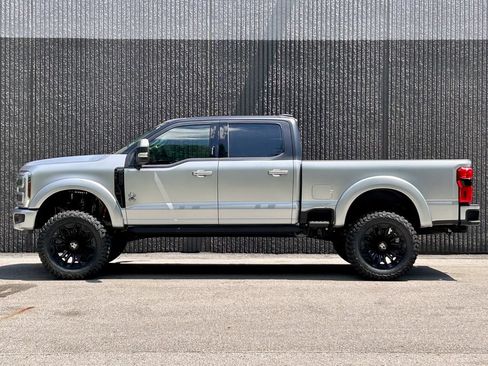 New 2026 Ford F250 Lariat w/ Black Appearance Package AWD/4WD image 3