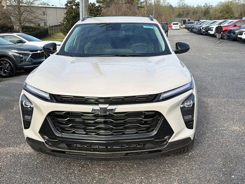 New 2026 Chevrolet Trax ACTIV w/ Driver Confidence Package image 2