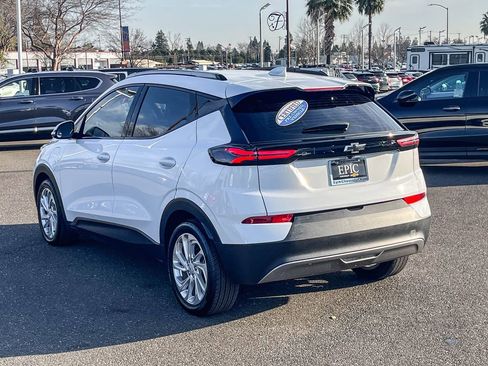 Certified 2022 Chevrolet Bolt EUV LT image 2