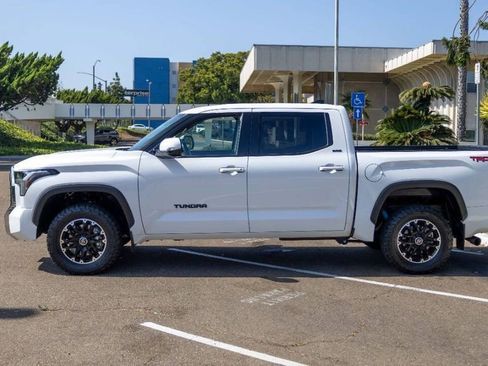 Used 2022 Toyota Tundra SR5 w/ TRD Off-Road Package image 10