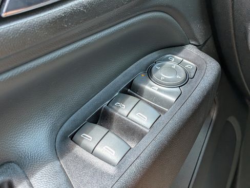 Used 2018 Chevrolet Equinox LT FWD image 24