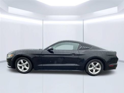Used 2015 Ford Mustang Coupe RWD image 10