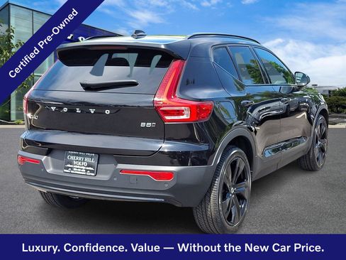 Certified 2023 Volvo XC40 B5 Plus w/ Climate Package AWD/4WD image 7