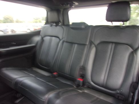 Used 2024 Jeep Wagoneer Series III w/ Flexible Seating Group AWD/4WD image 16