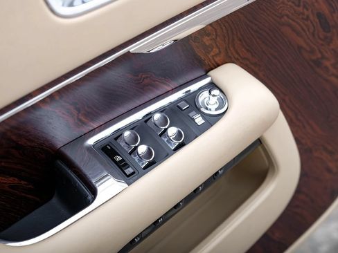 Used 2016 Rolls-Royce Wraith RWD image 44