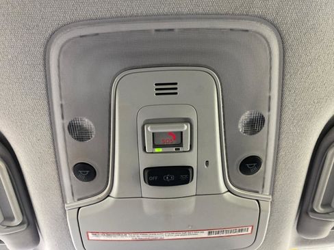 Used 2022 Toyota Prius XLE image 18