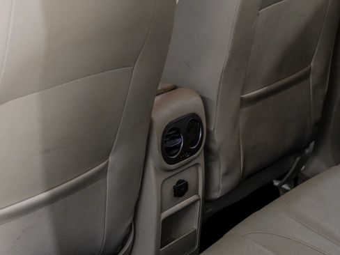 Used 2017 Volkswagen Tiguan S FWD image 40
