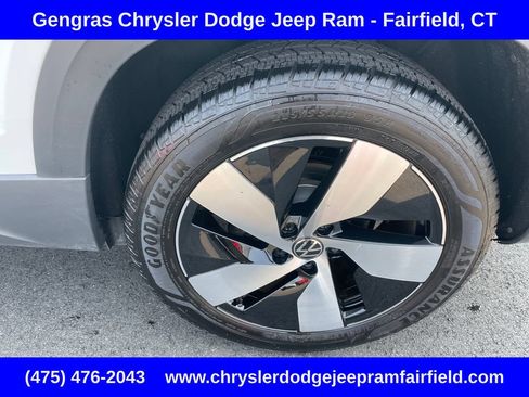 Used 2024 Volkswagen Taos S AWD/4WD image 11