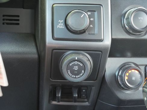 Used 2019 Ford F150 XLT w/ Equipment Group 302A Luxury AWD/4WD image 8