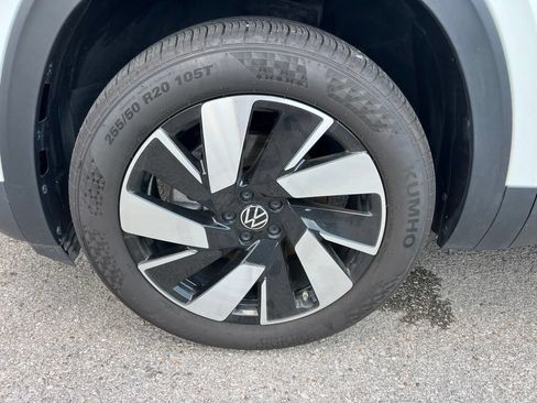 Used 2024 Volkswagen Atlas Cross Sport SE AWD/4WD image 8