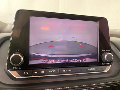 Used 2023 Nissan Rogue SV image 24