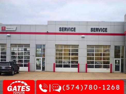 Used 2025 Toyota Sienna LE image 38