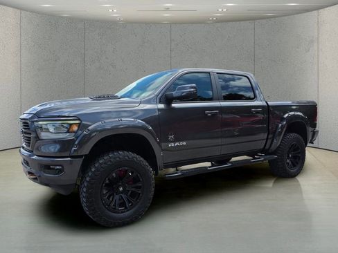 Used 2024 RAM 1500 Laramie AWD/4WD image 7