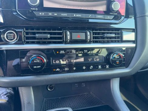 Used 2024 Nissan Pathfinder SV AWD/4WD image 21
