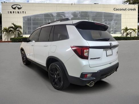 Used 2024 Honda Passport Black Edition image 3