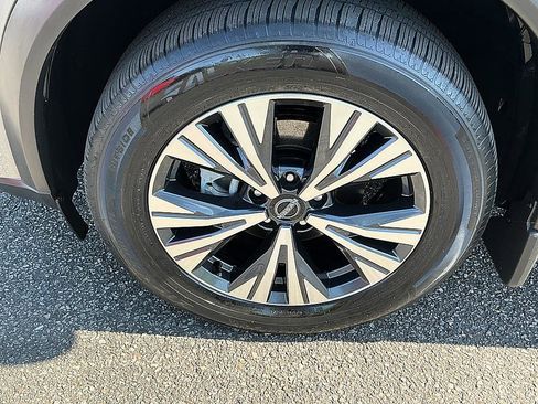 Certified 2023 Nissan Rogue SV w/ SV Premium B Package FWD image 9