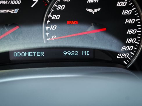 Used 2009 Chevrolet Corvette ZR1 w/ Preferred Equipment Group RWD image 22