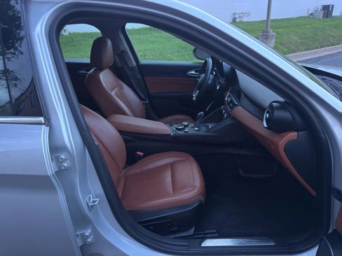 Used 2019 Alfa Romeo Giulia AWD image 21