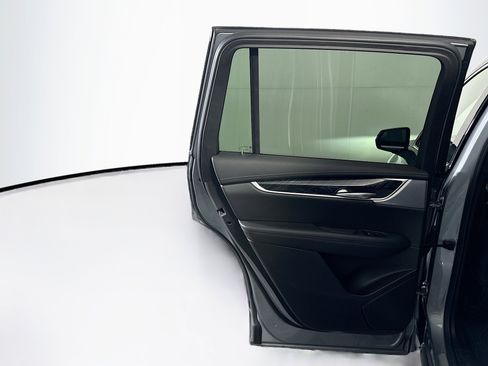 Used 2025 Cadillac XT6 Premium Luxury image 28