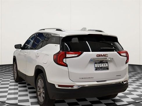 Used 2024 GMC Terrain SLT image 10
