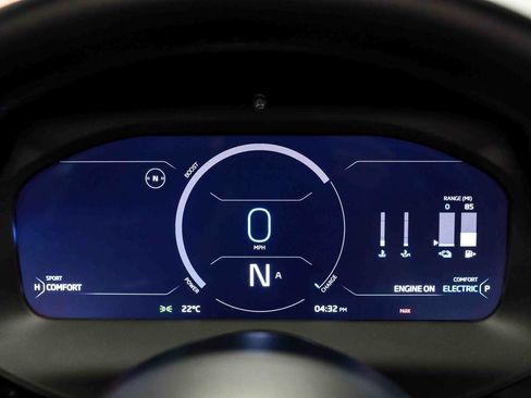 Used 2025 McLaren Artura Spider RWD image 35