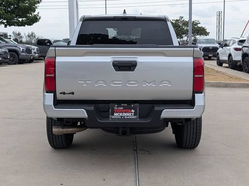 Used 2025 Toyota Tacoma TRD Sport AWD/4WD image 6