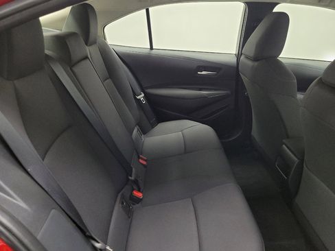 Used 2021 Toyota Corolla LE image 19