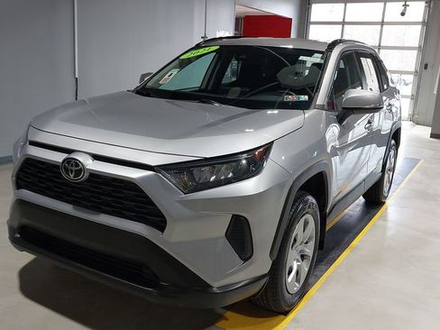 Used 2021 Toyota RAV4 LE image 17