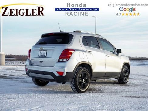Used 2020 Chevrolet Trax LT w/ LT Convenience Package image 7